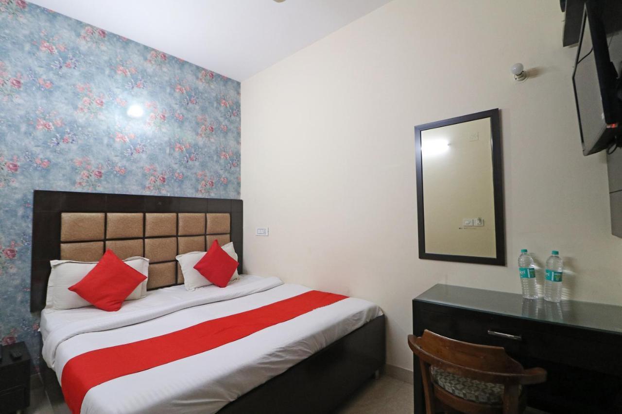 Hotel Westend Holiday Home 5 Mint From Nizamuddin Railway Station Нью-Дели Экстерьер фото