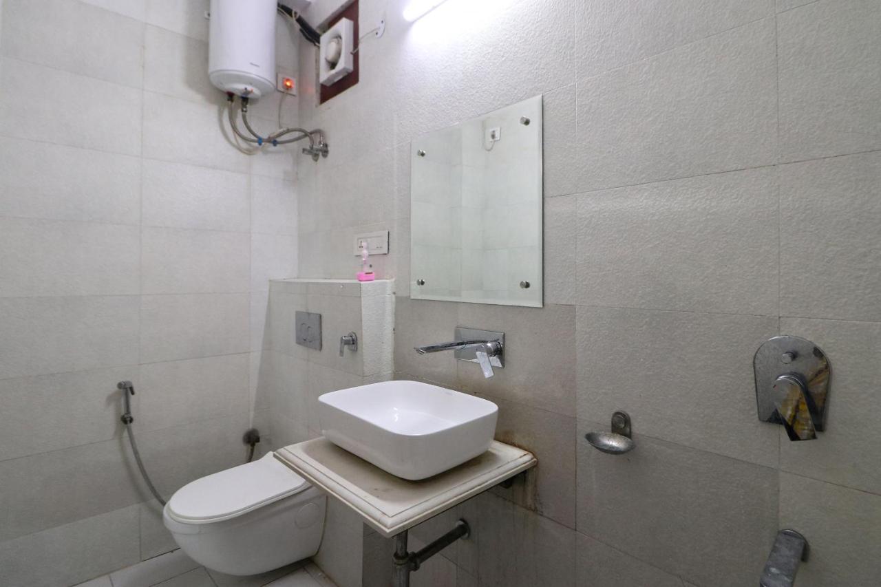 Hotel Westend Holiday Home 5 Mint From Nizamuddin Railway Station Нью-Дели Экстерьер фото