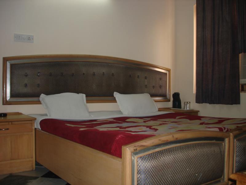 Hotel Westend Holiday Home 5 Mint From Nizamuddin Railway Station Нью-Дели Экстерьер фото